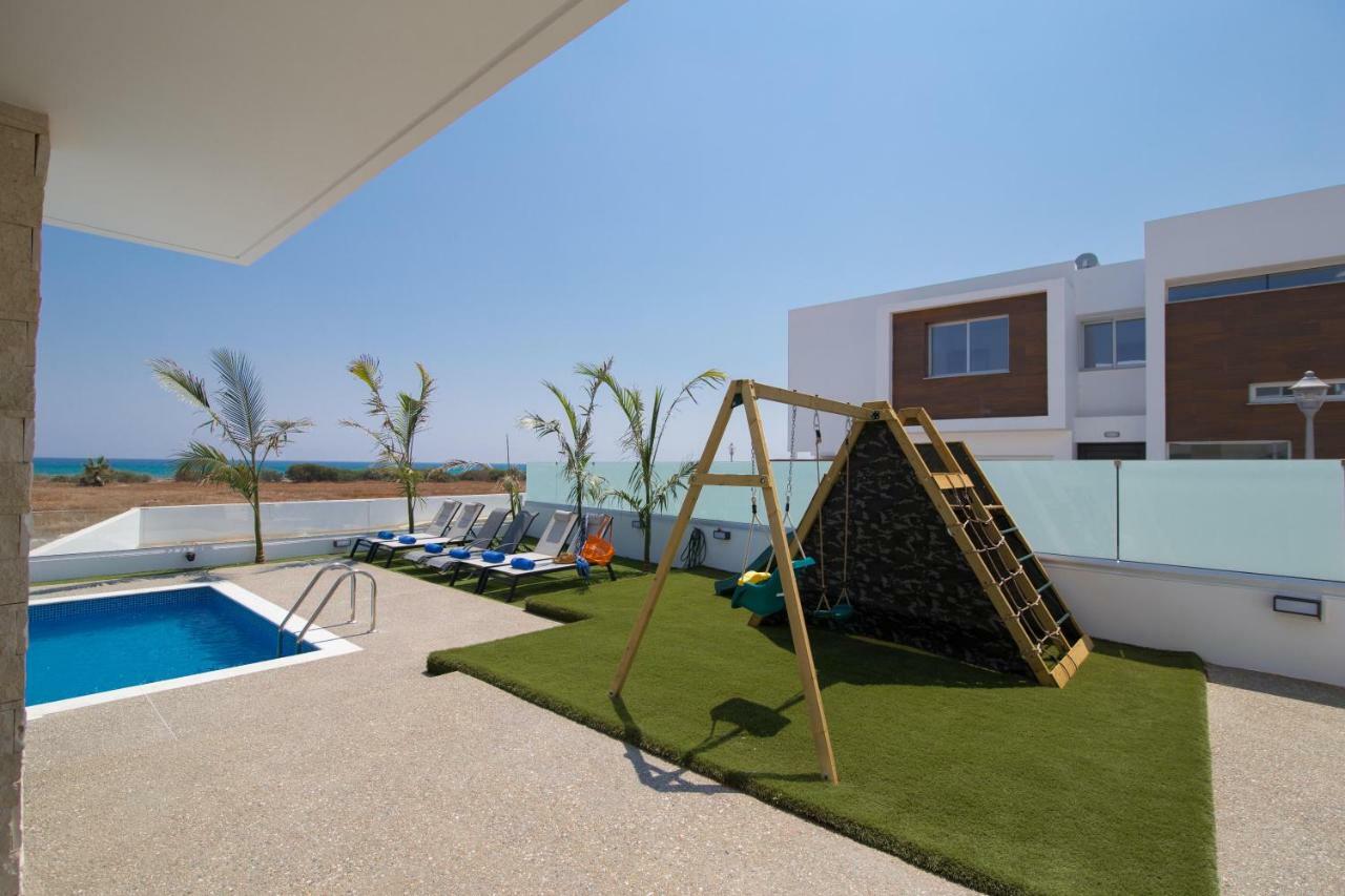 Lynn Boutique Beachfront Semesterbostad