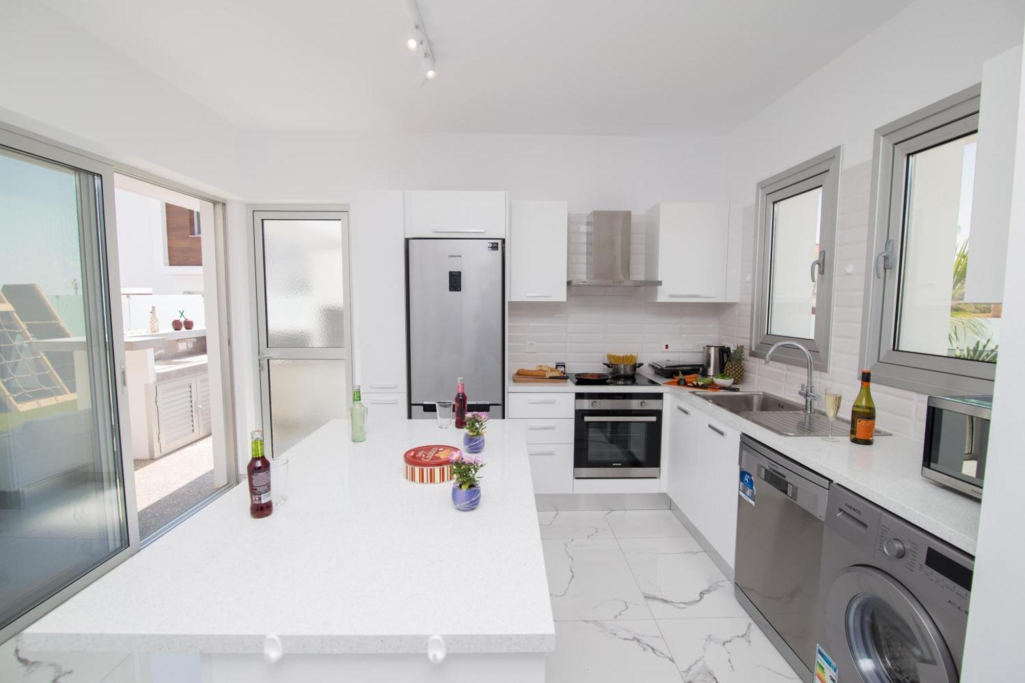 Lynn Boutique Beachfront Semesterbostad *