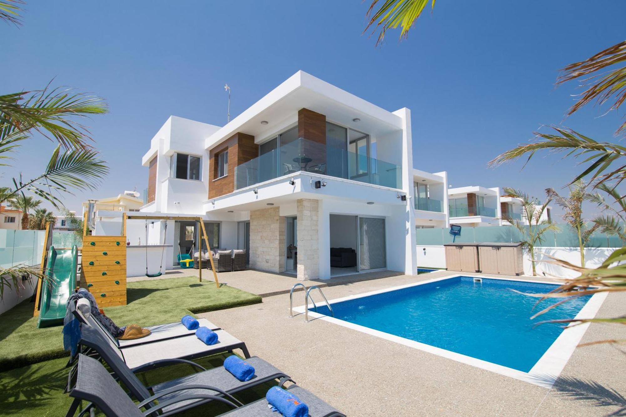 Semesterbostad Lynn Boutique Beachfront Ayia Napa